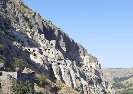 Vardzia Сhachkari