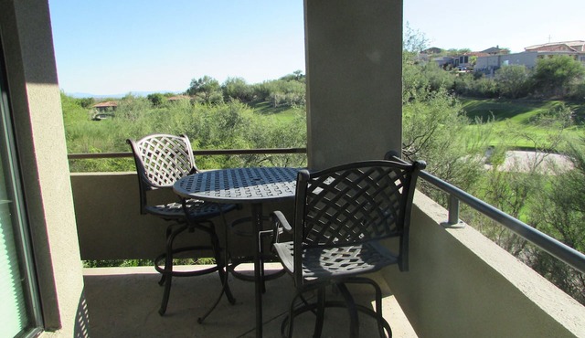 Ventana Golf Views from the Back-Stunning Mountains from the Front in Tucson