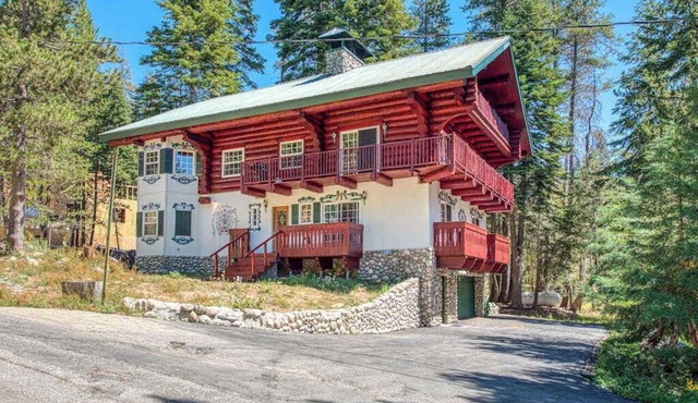 Vienna Villa - Tamarack Estates in Lakeshore