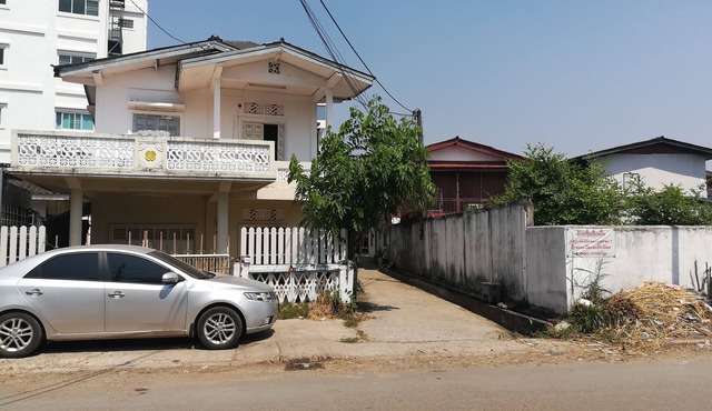 Vientiane capital, 4mins walk to Patuxay &Shopping in Vientiane