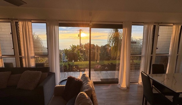 Villa with a View - Kailua-Kona Style in Holualoa