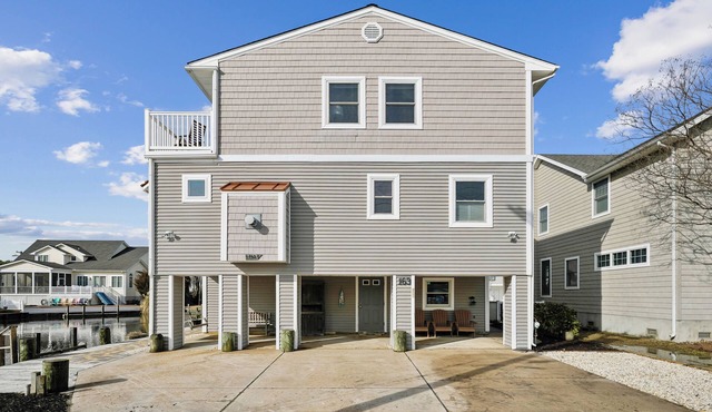 Waterfront 5 bedroom vacation retreat in South Bethany in South Bethany
