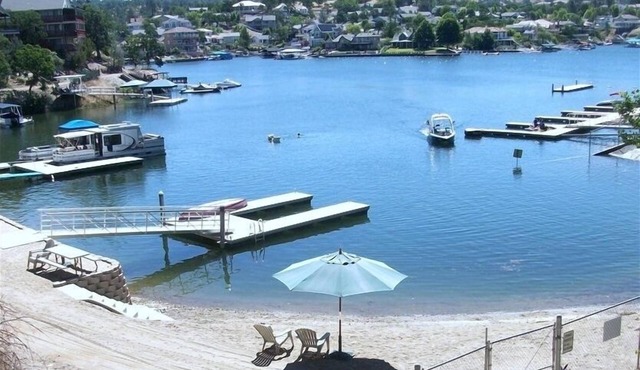 Waterfront, Private Dock & Beach, 4 BedroomsnLaunch Restrictions in Force 2025 in Copperopolis
