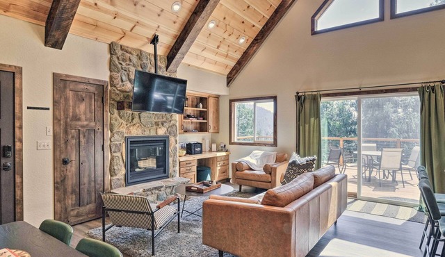 Woodsy Retreat: Modern Mi-Wuk Village Cabin! in Mi-Wuk Village