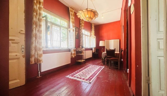 Writers House. 3 Bedroom. Private yard in Old Tbilisi. Amazing views