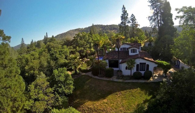 Yosemite Estate: Pool, Hot tub, Outdoor Fireplace, Tennis and Basketball court in Mariposa
