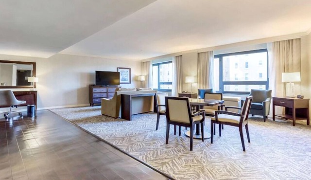 Your Home Away From Home! Pets Allowed, Outdoor Swimming Pool! in Washington