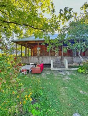 ZIZI's Guesthouse