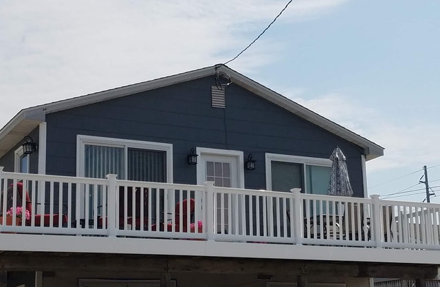 2nd Floor/Spacious deck to enjoy your sunset evenings after the beach, which is only a 3 block walk. in Avalon
