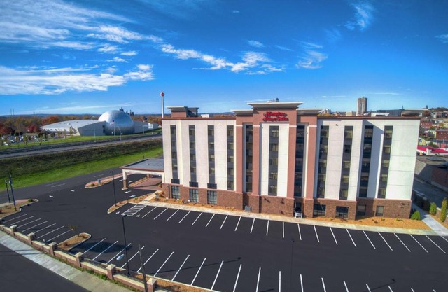 Hampton Inn Suites Springfield Downtown 