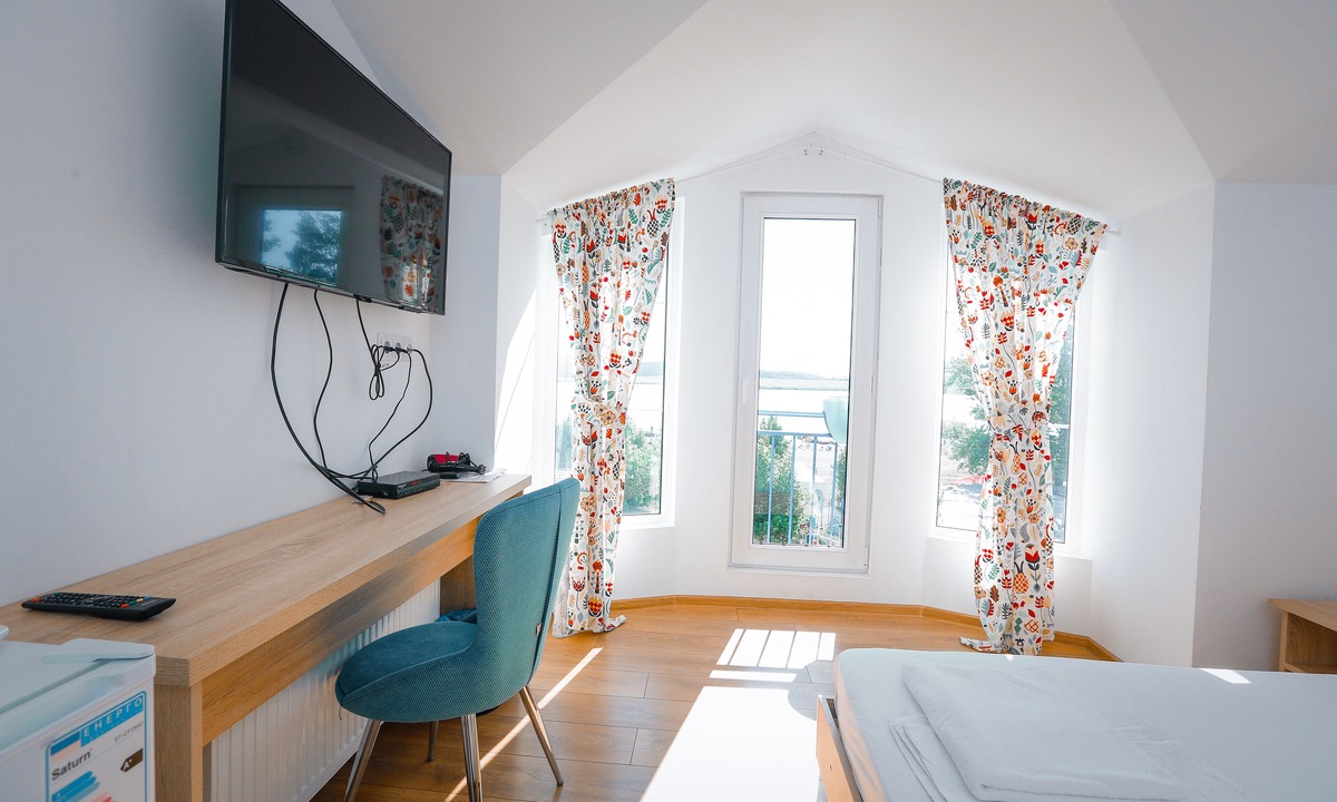 Bazaleti Hotel | Laguna Beach Club