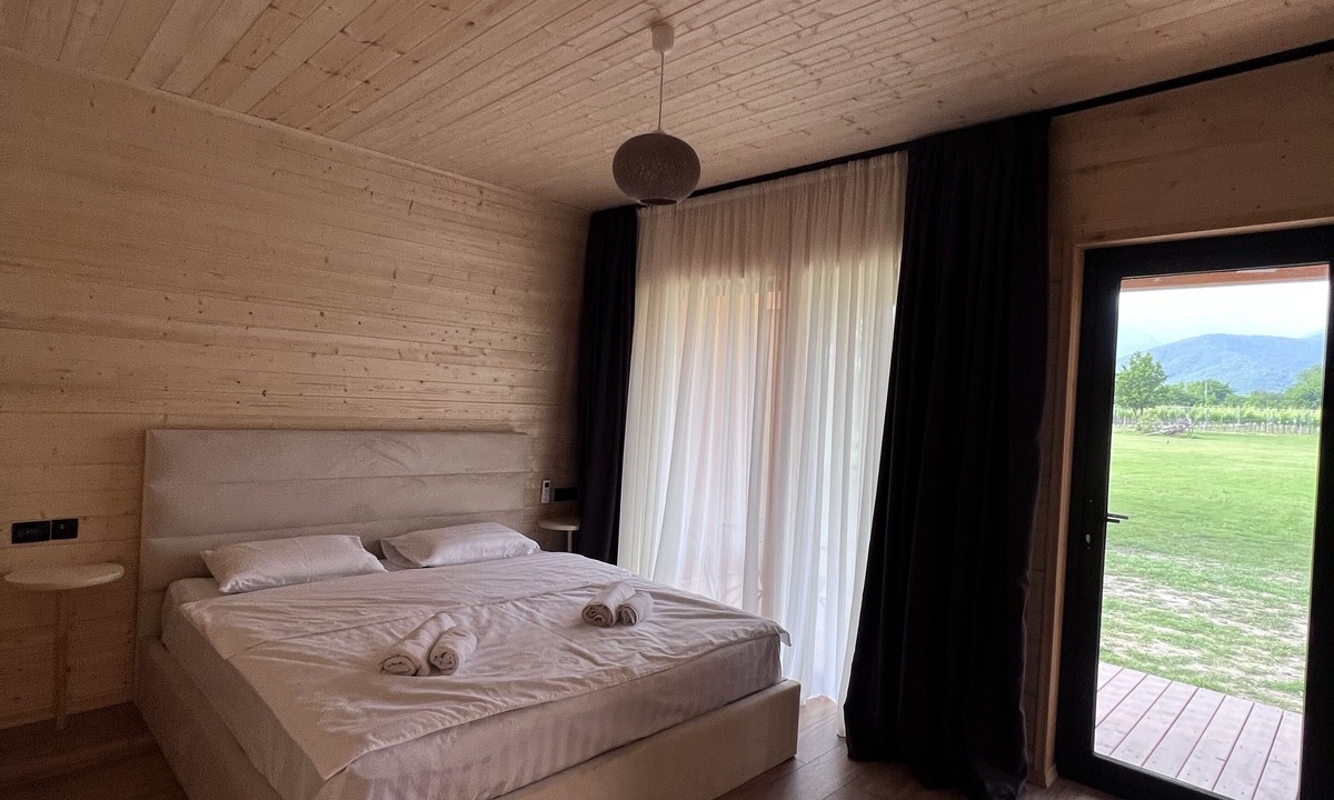 Shilda Bed & Breakfast | Chubini winery & cabins