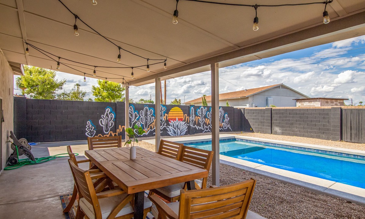 New Papago Parkway House | This house is a 3 bedroom(s), 2 bathrooms, located in Scottsdale, AZ.