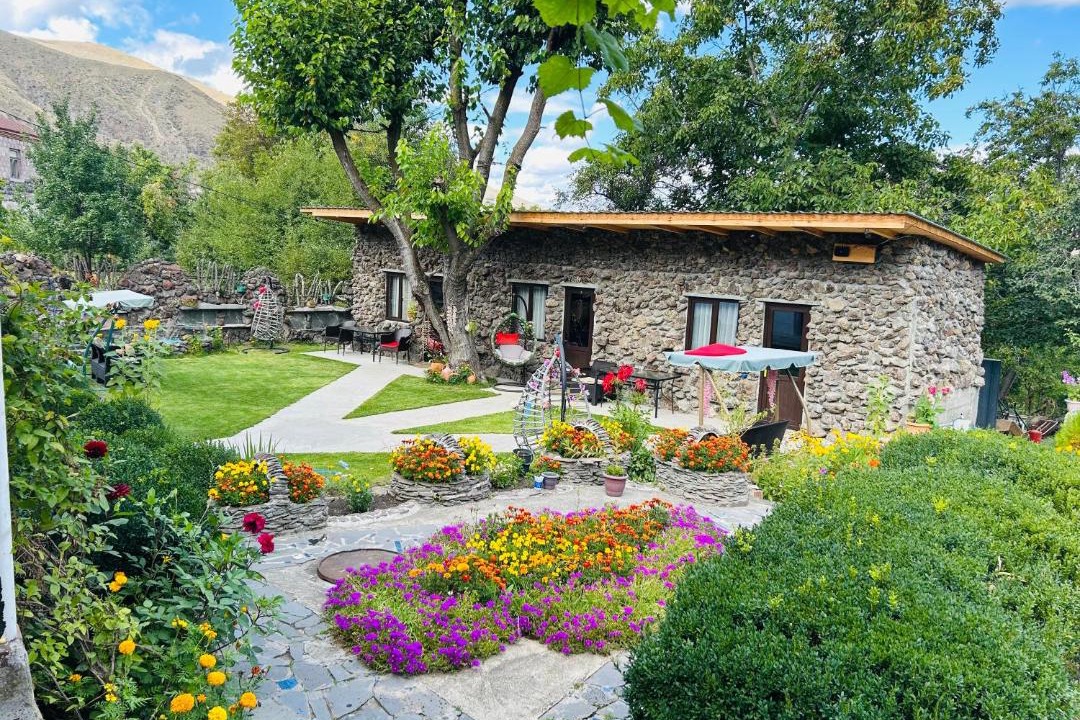 T'ba Ski Chalet | Vardzia - Tsotne's kingdom Cottages