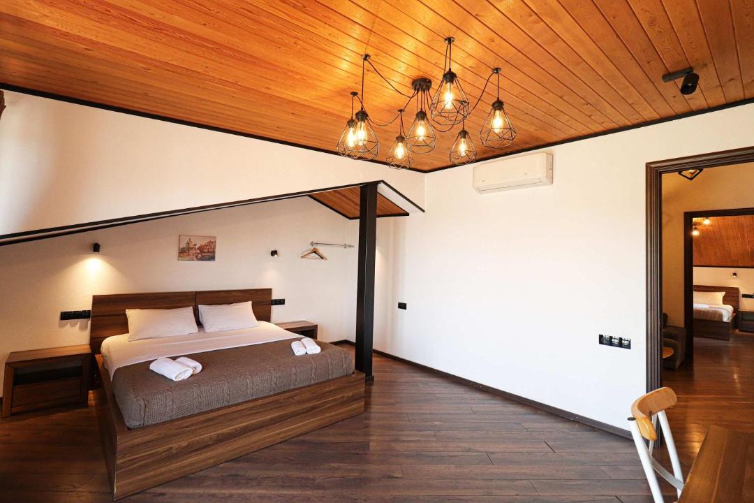 Avlabari Apartment | 3BR apt w huge terrace & magnificent views - by Wehost