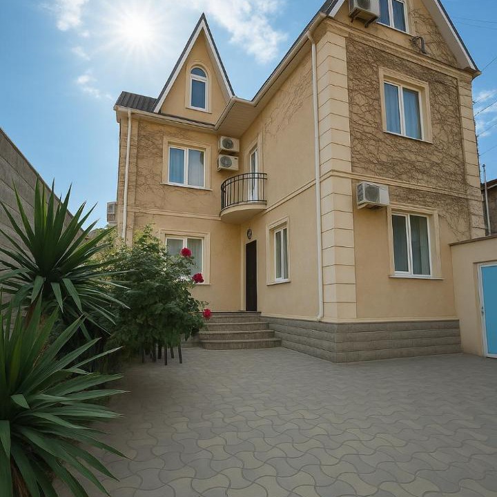 Tbilisi Villa | Villa with yard in the center