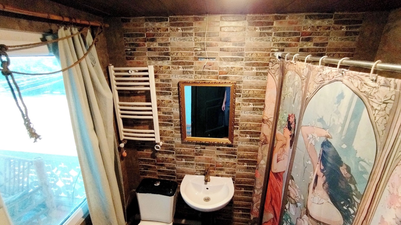 Photo of Bathroom in Avlabari