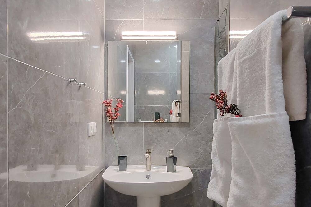 Photo of Bathroom in Vera