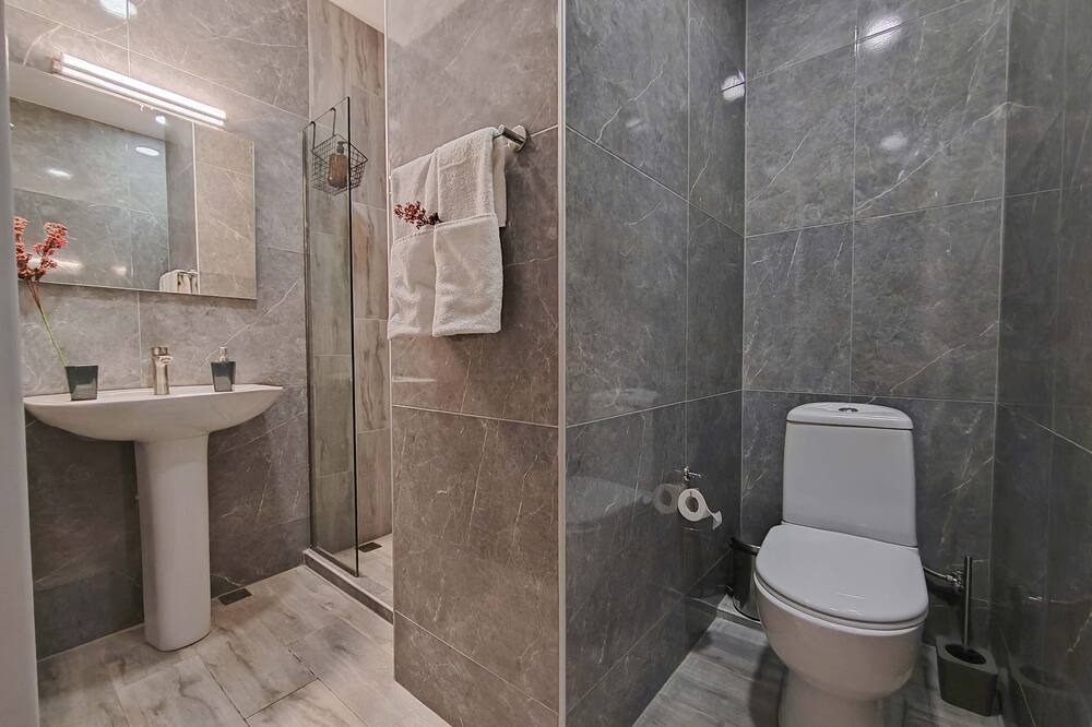 Photo of Bathroom in Vera