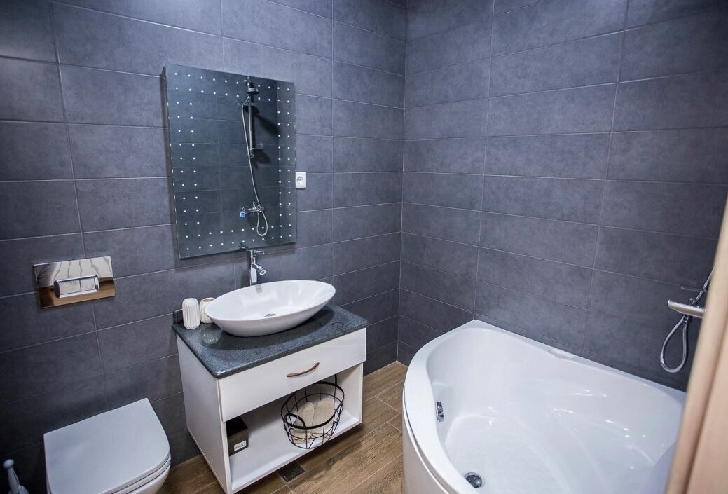 Photo of Bathroom in Old Boulevard