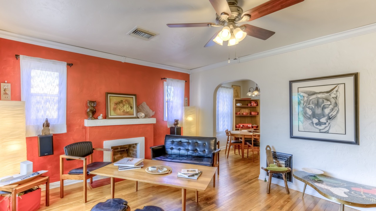 Photo of Livingroom in Blenman-Elm