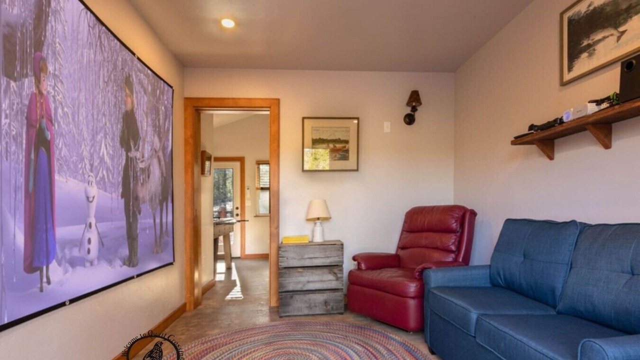 Photo of Livingroom in Coulterville