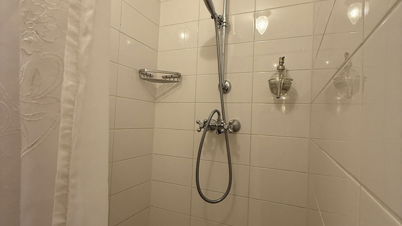 Photo of Bathroom in Hoofddorppleinbuurt