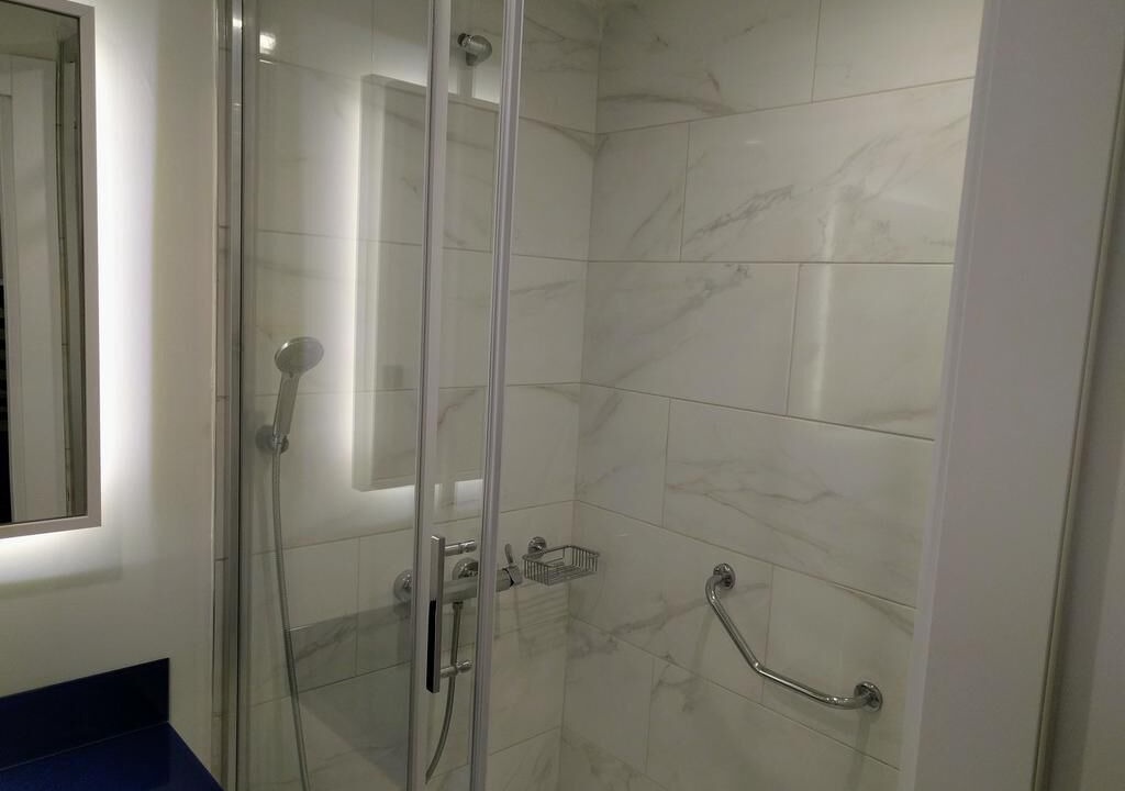 Photo of Bathroom in New Boulevard