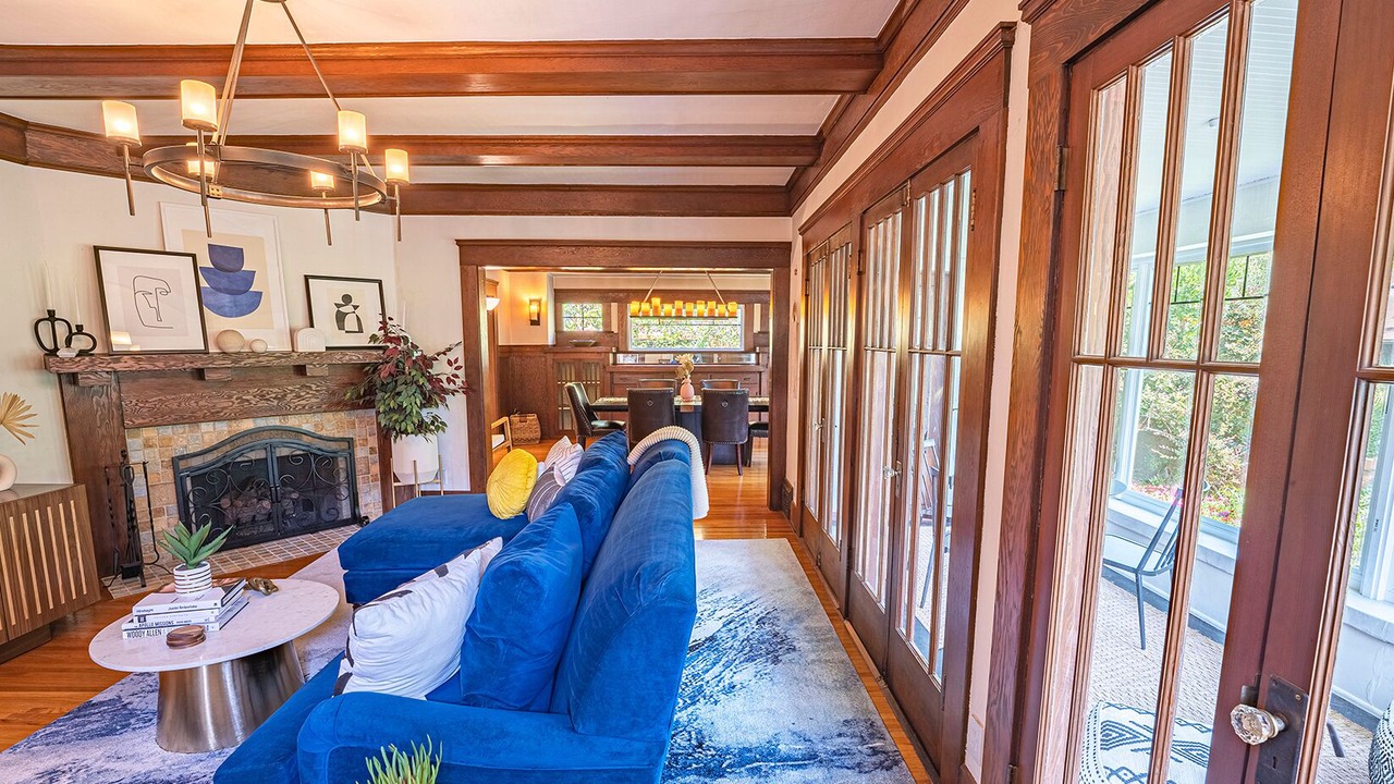 Photo of Livingroom in Hollywood Heights