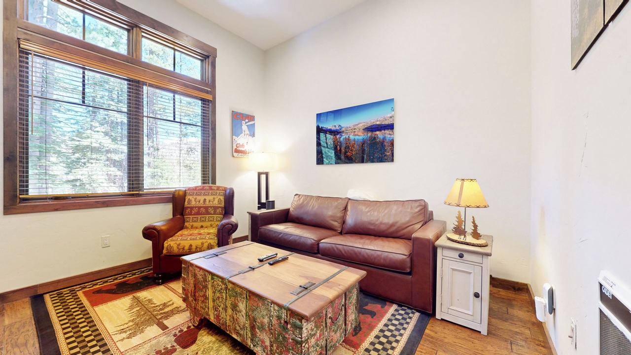 Photo of Livingroom in Woodwinds