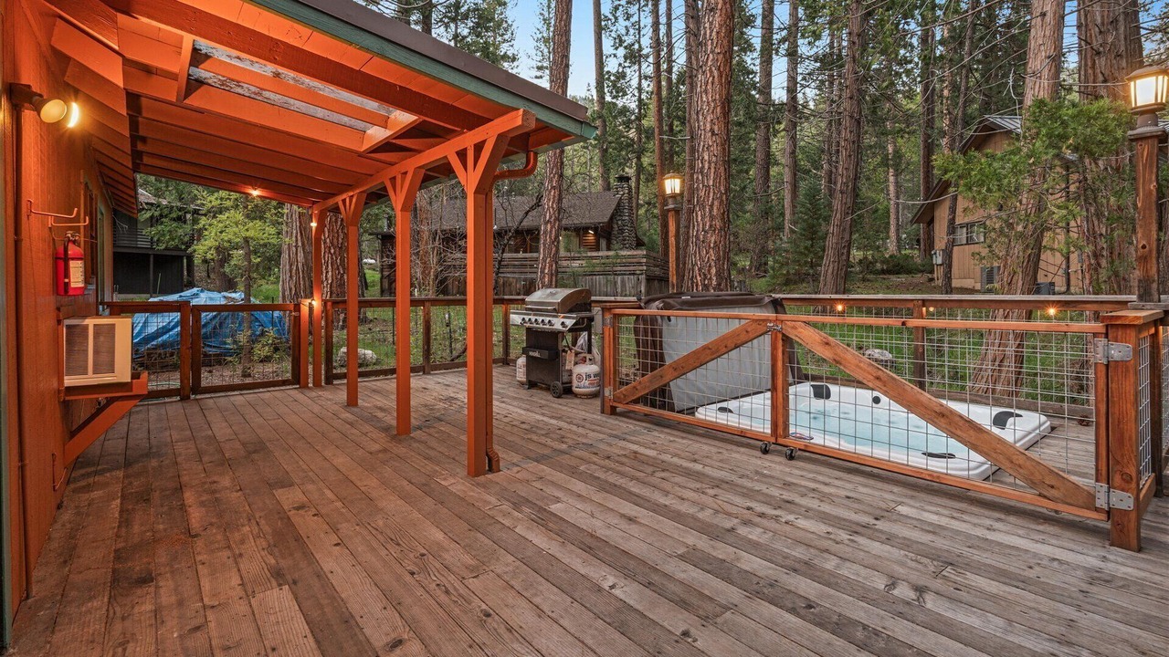 Photo of Patio Balcony in North Wawona