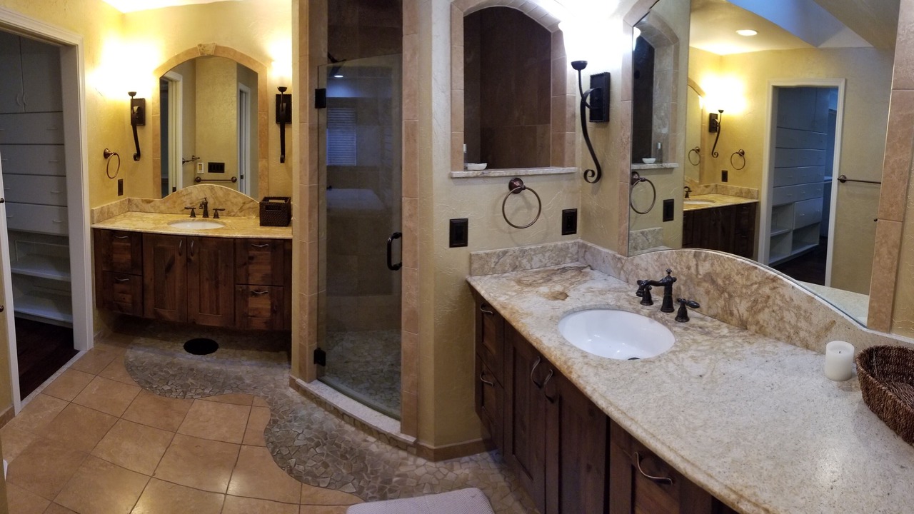 Photo of Bathroom in Cottage Lake