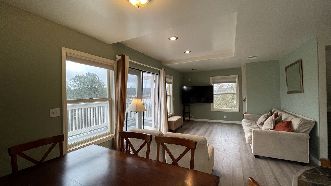 Photo of Livingroom in Copperopolis