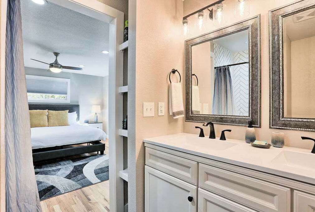 Photo of Bathroom in Lamar Heights Area