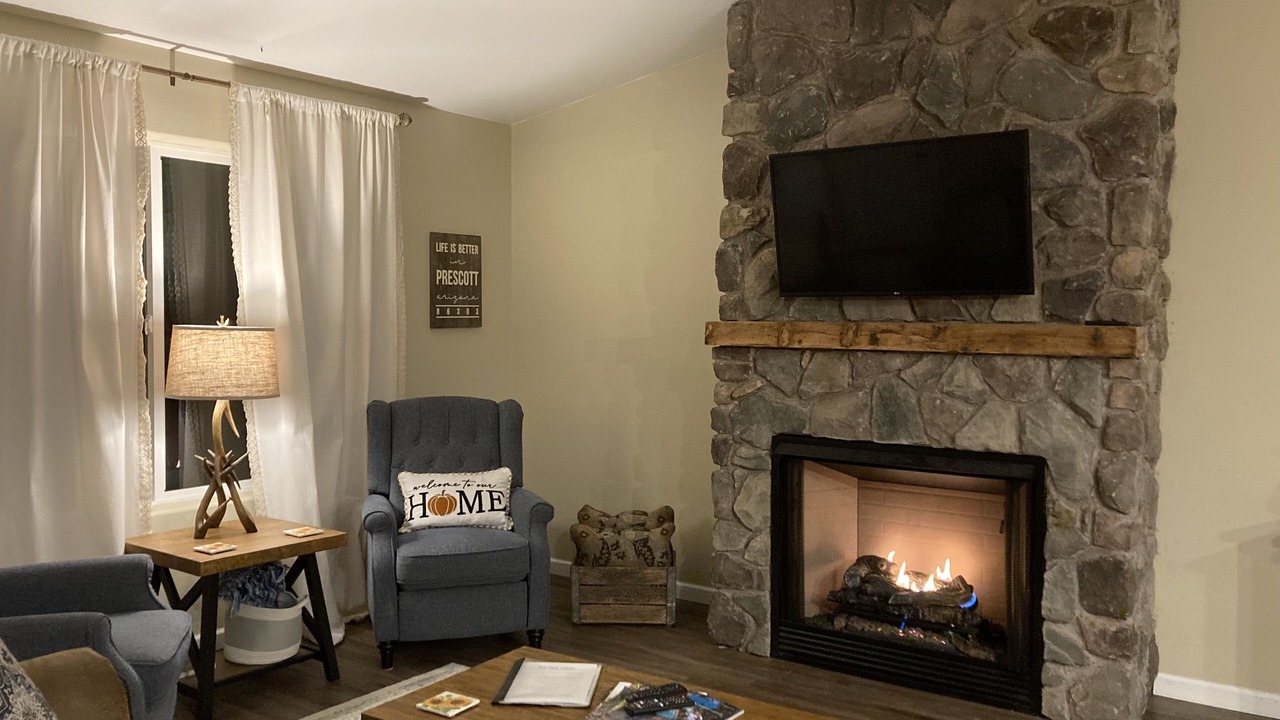 Photo of Livingroom in Oak Knoll Village