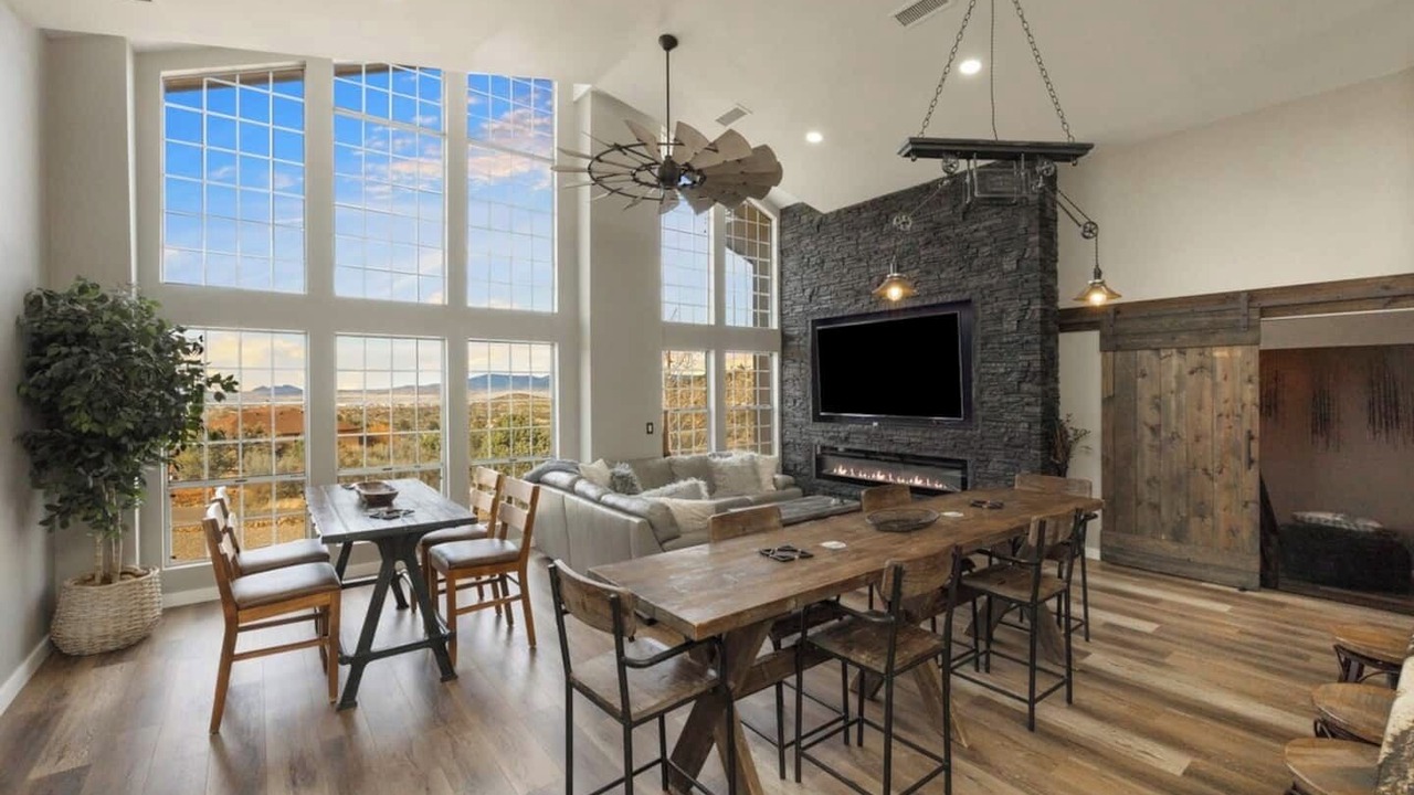 Photo of Livingroom in Lynx Mountain View Estates