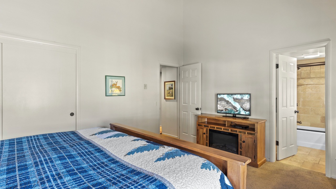 Photo of Livingroom in June Lake