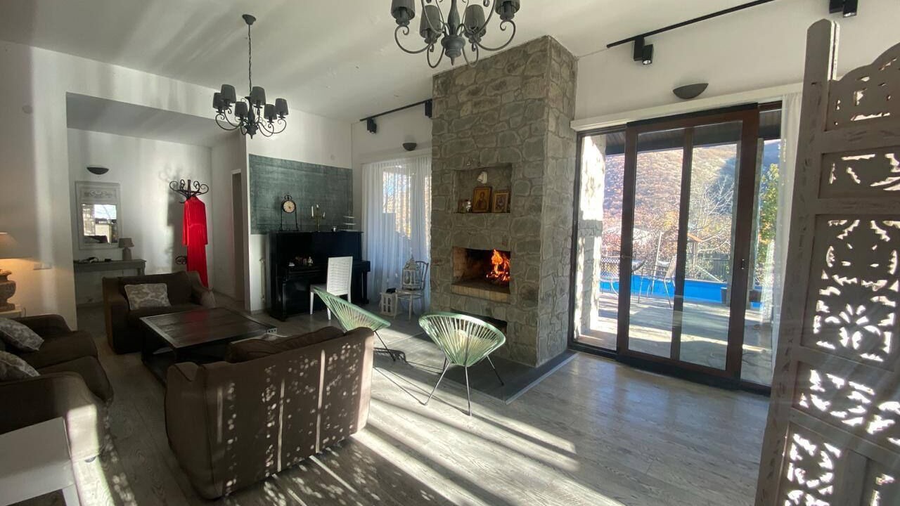 Photo of Livingroom in Kʼvemo Nichʼbisi
