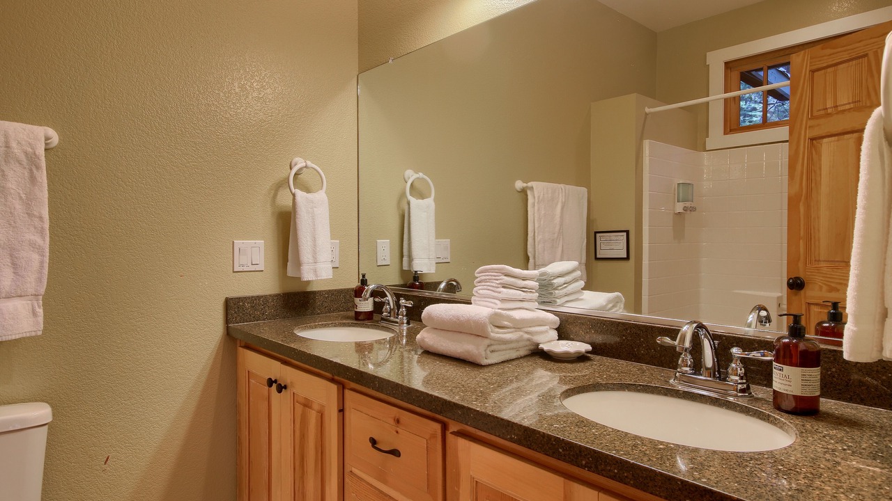 Photo of Bathroom in Fish Camp