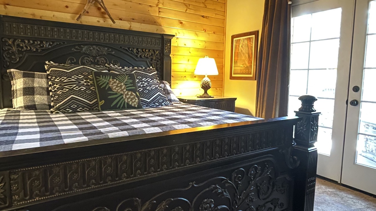 Photo of Bedroom in Pine