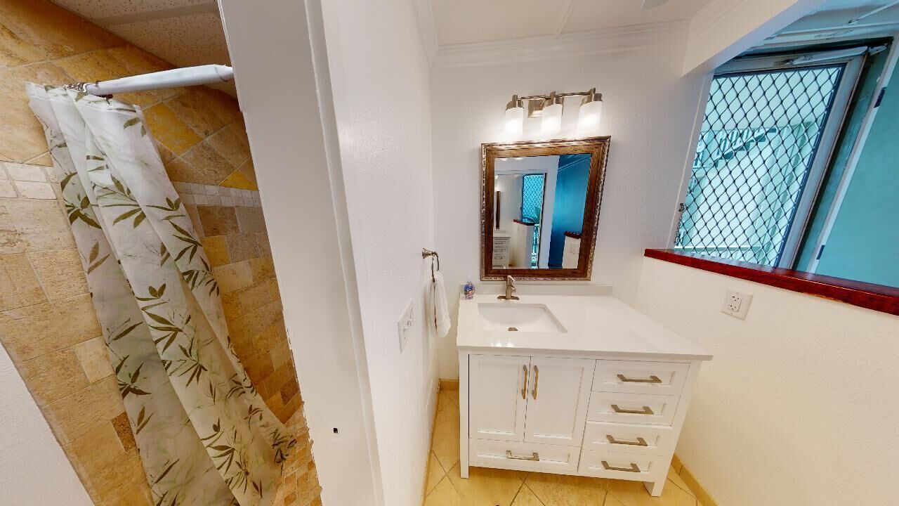 Photo of Bathroom in Historic Kailua Village