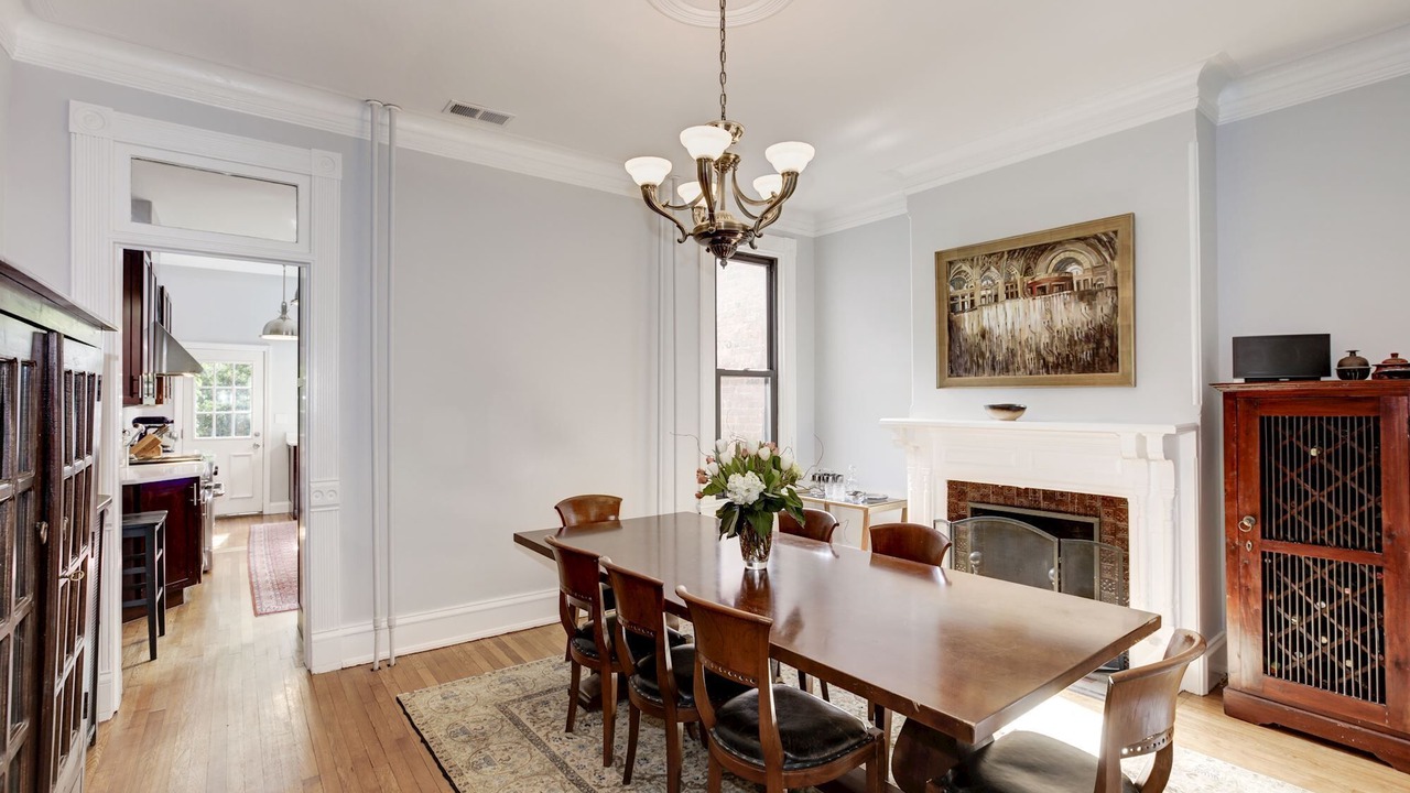 Photo of Livingroom in Logan Circle