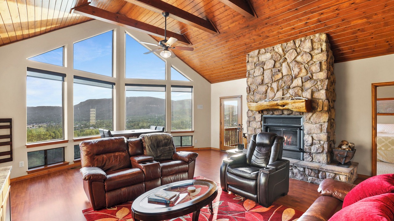 Photo of Livingroom in Pine