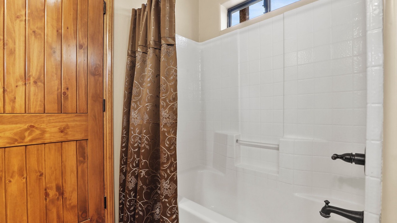 Photo of Bathroom in Pine