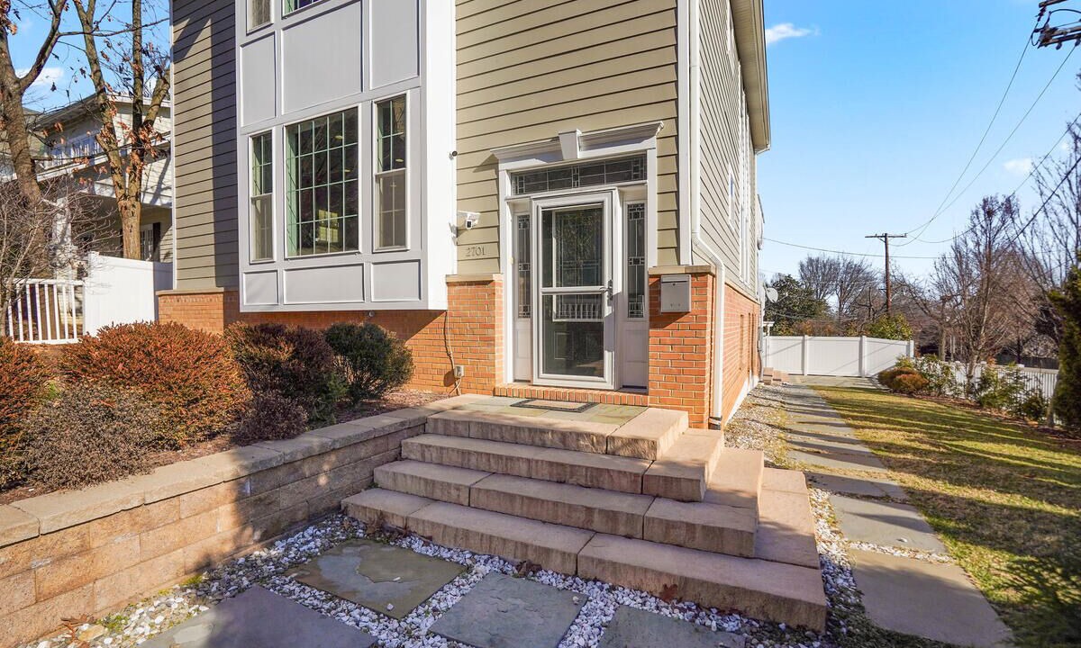 Photo of Outdoor in Woodley Park