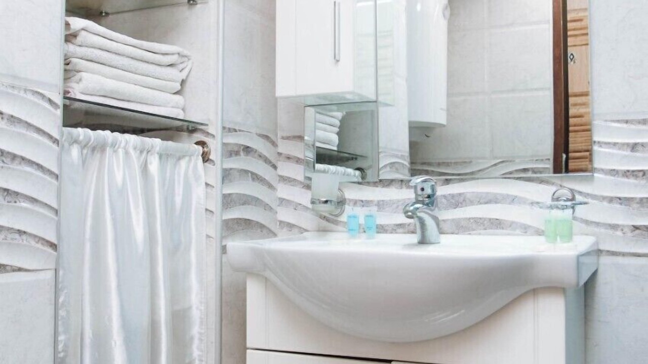 Photo of Bathroom in New Boulevard
