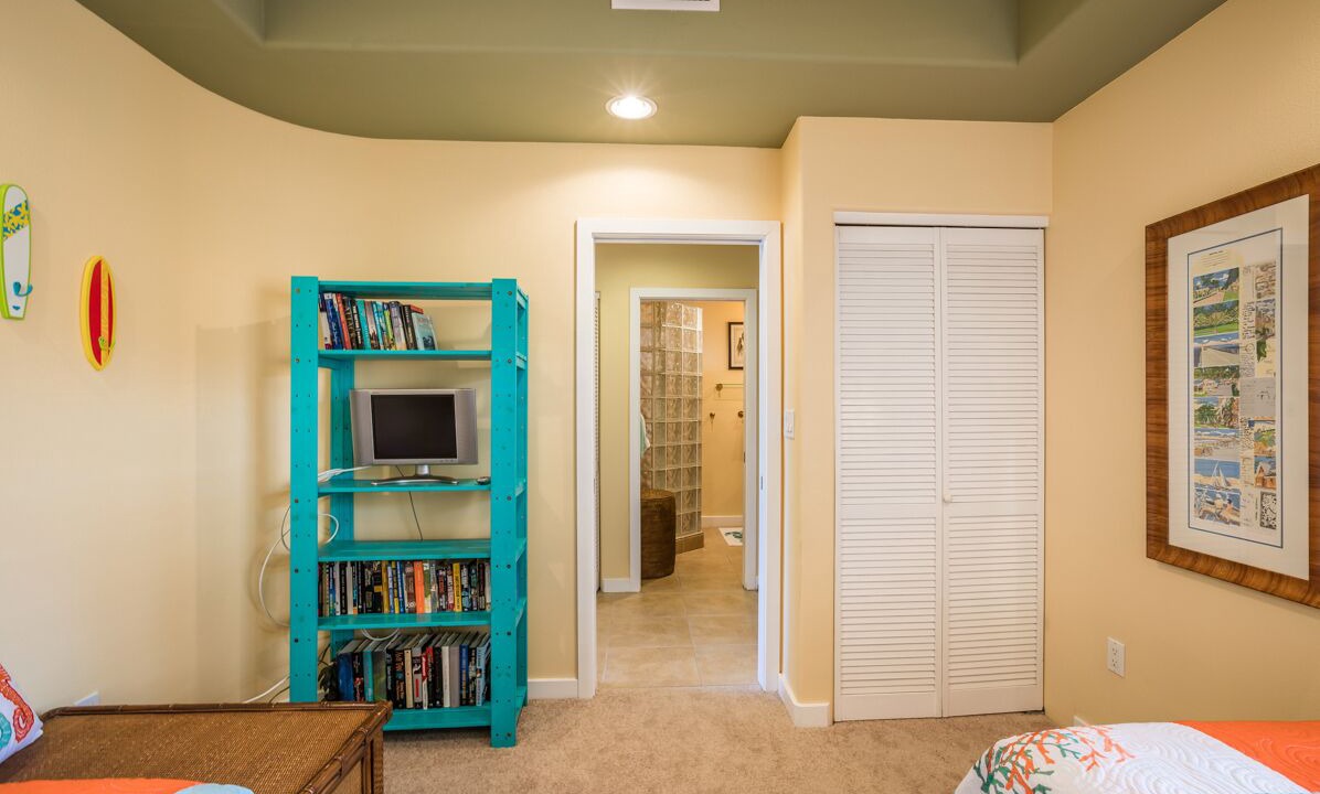 Photo of Bedroom in Kahaluu Bay