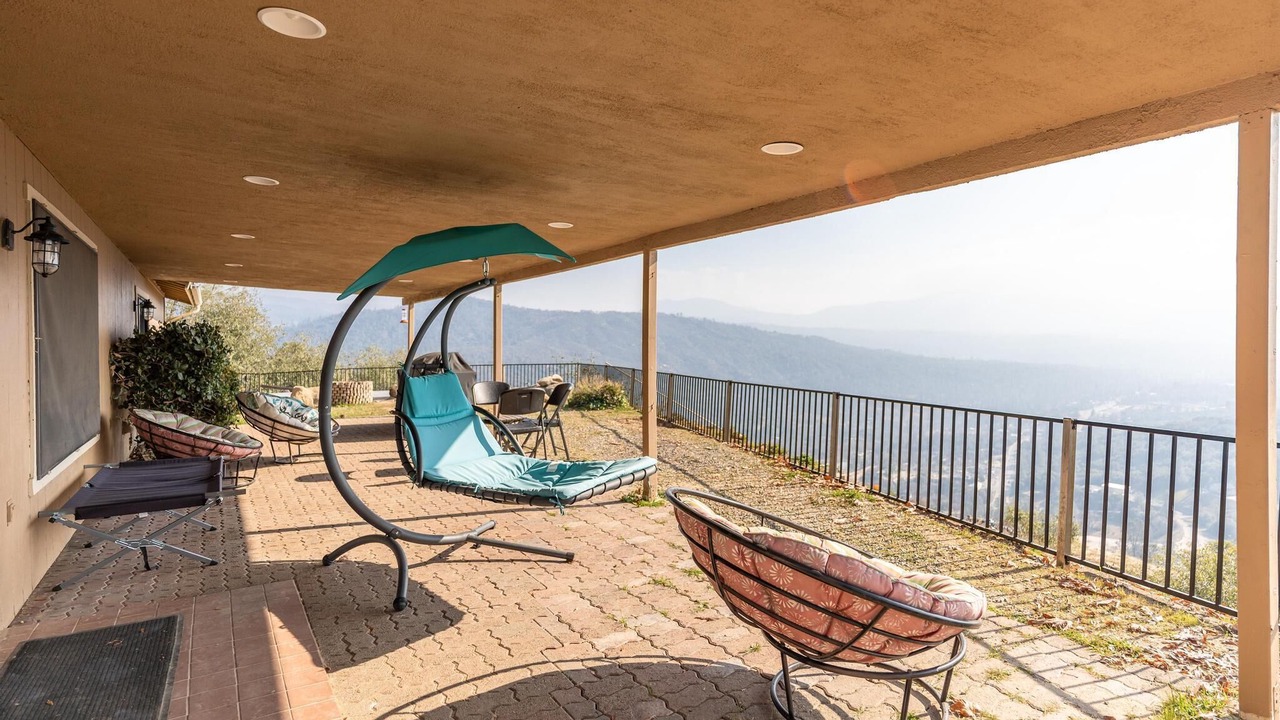 Photo of Patio Balcony in Oakhurst