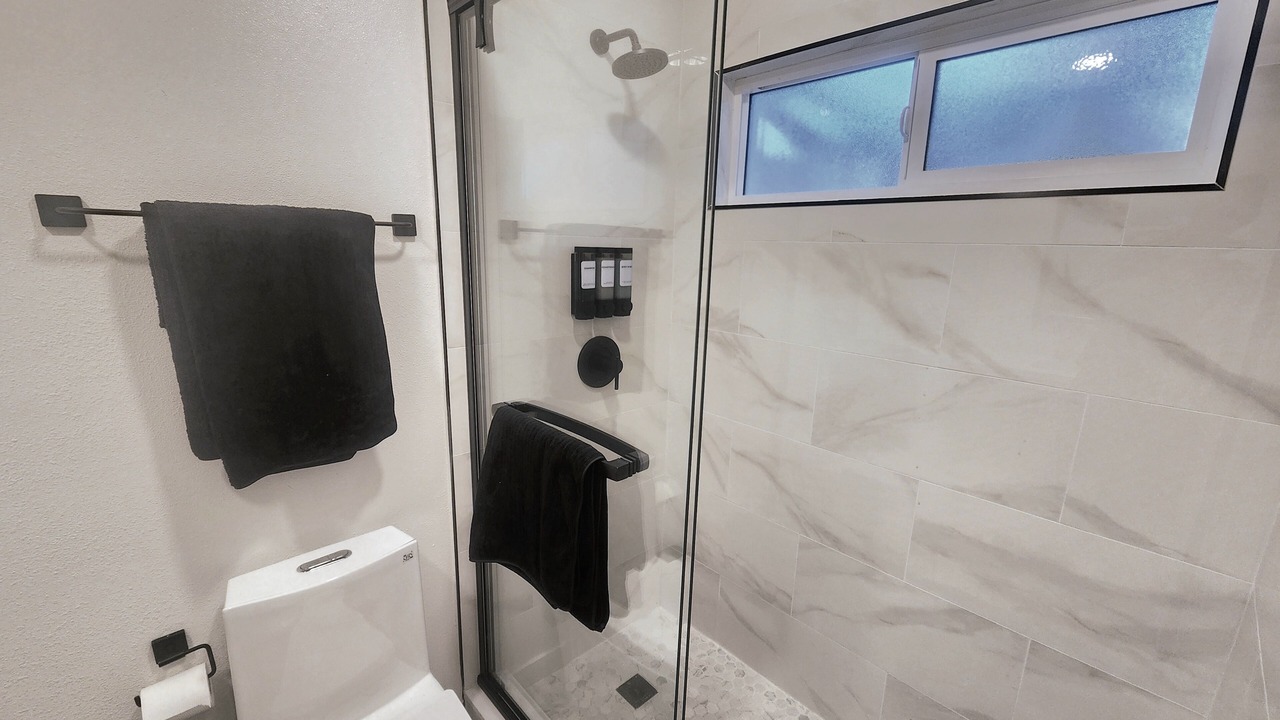Photo of Bathroom in Hollywoodland