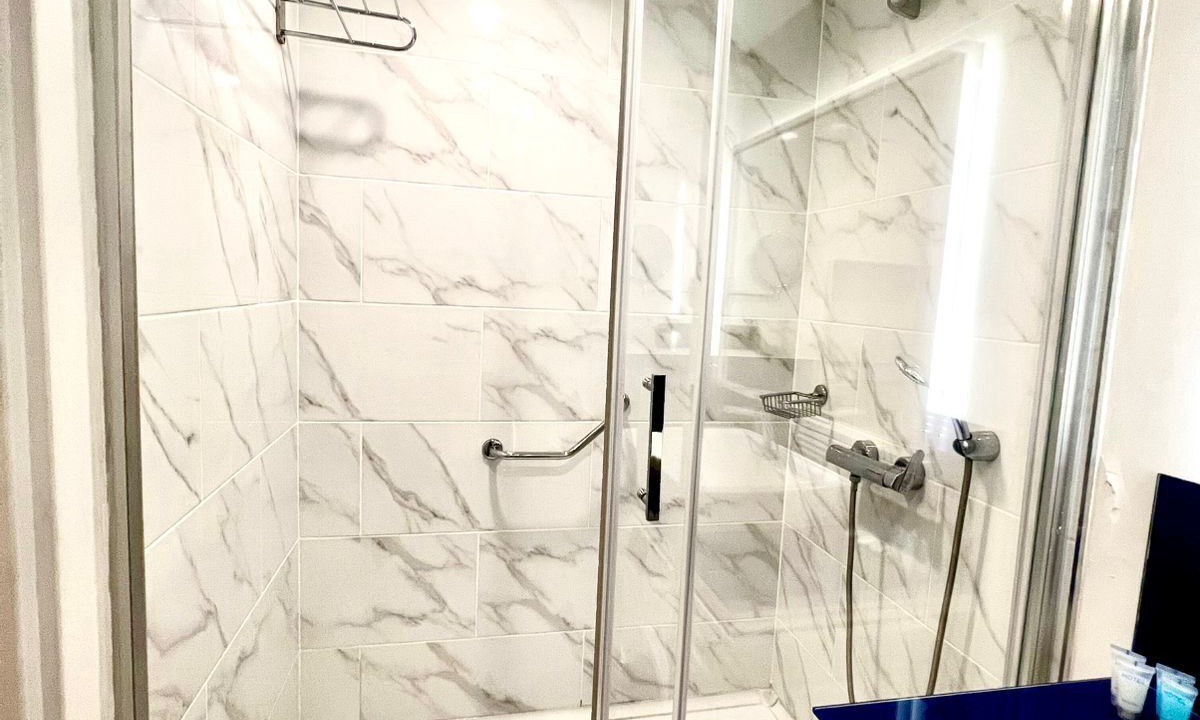 Photo of Bathroom in New Boulevard